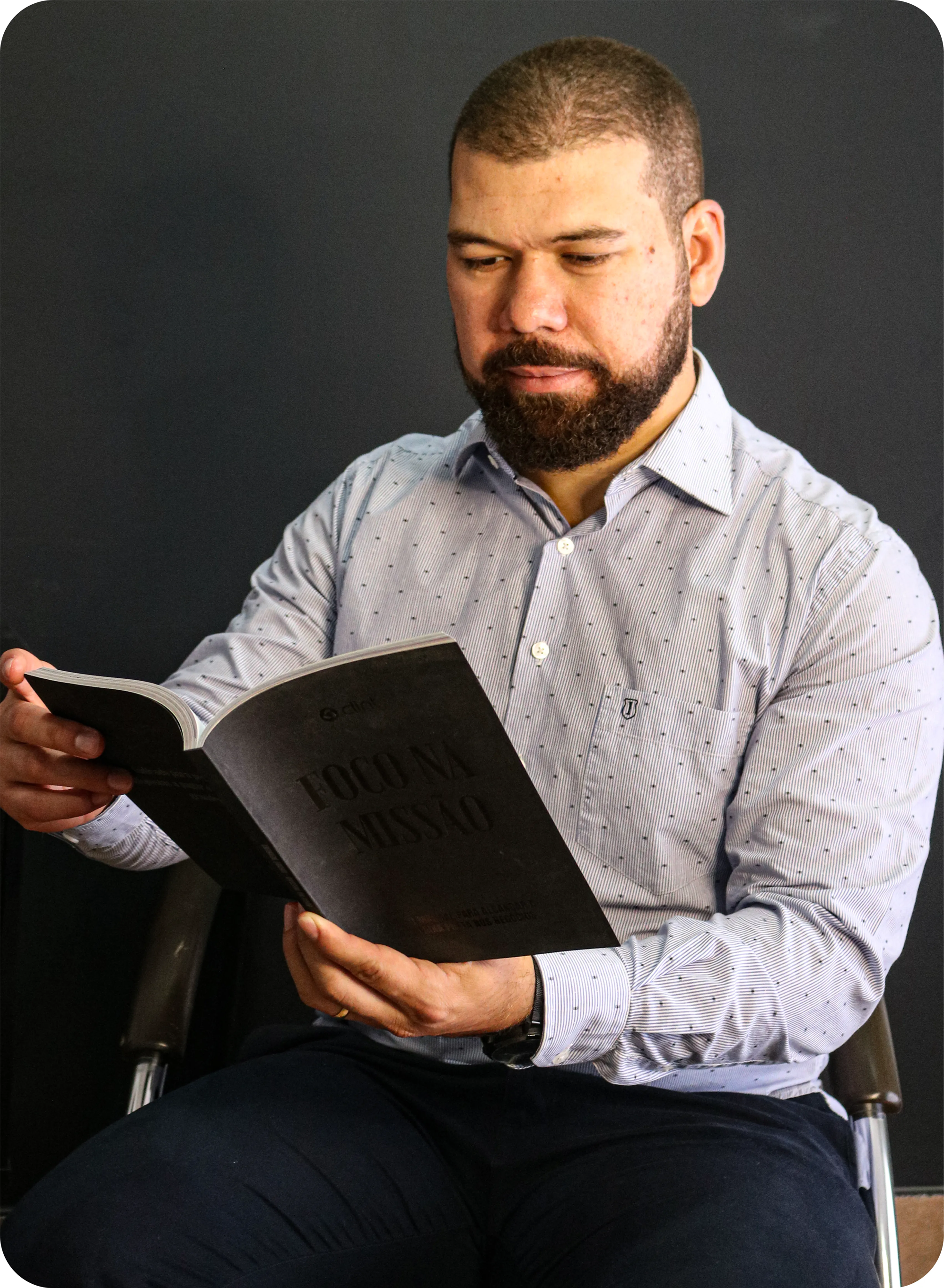 Jefferson Fernando Grande estudando